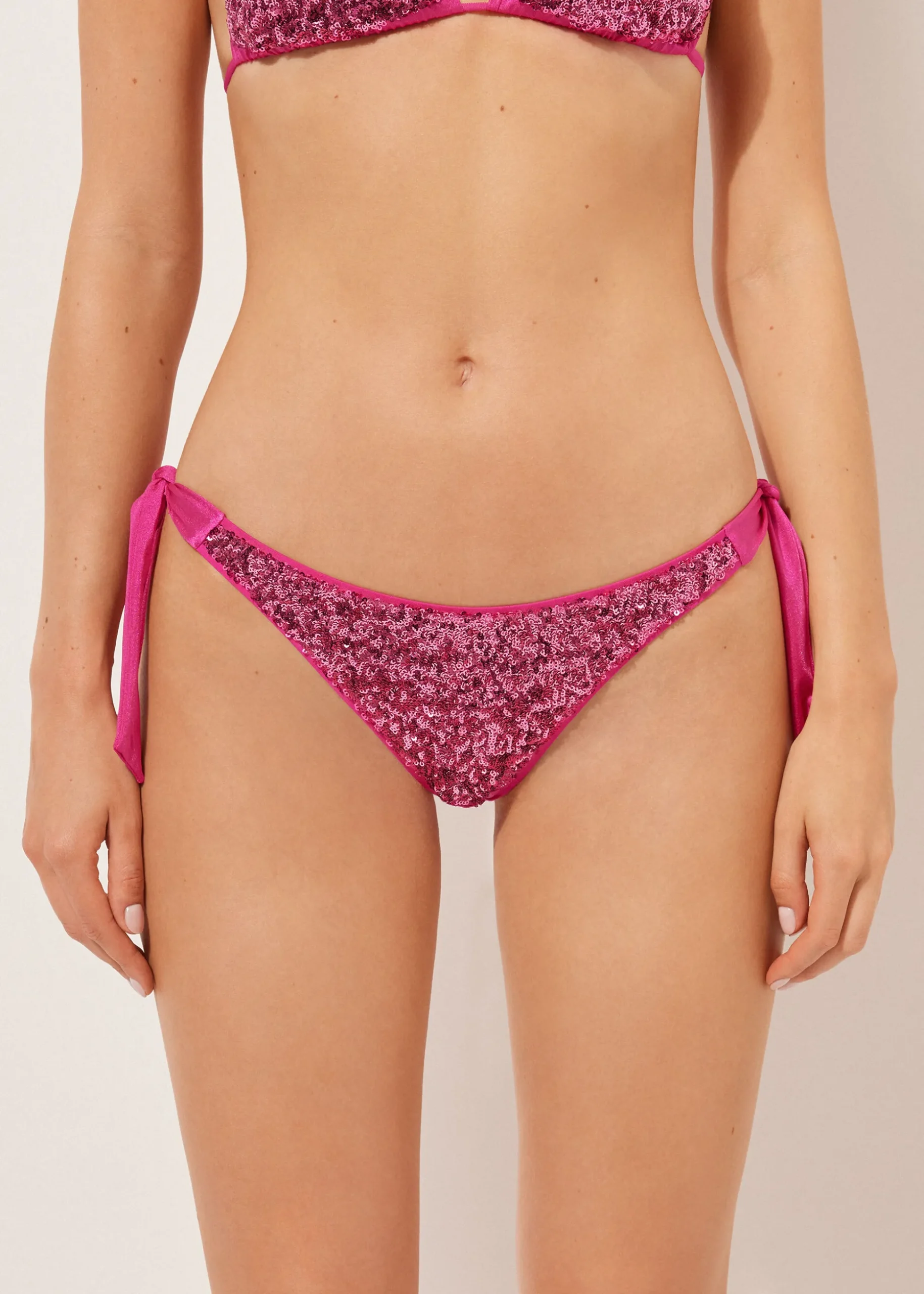 Brazyliany z kokardami dół od kostiumu Glowing Surface