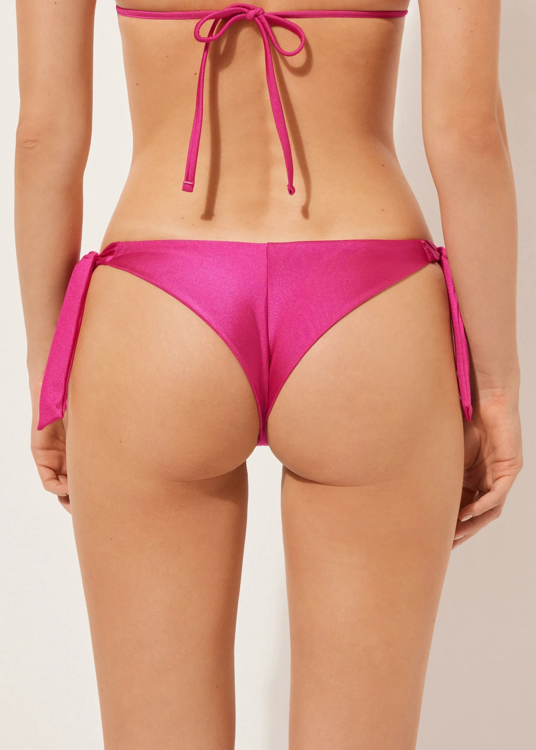 Brazyliany z kokardami dół od kostiumu Glowing Surface