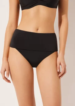 Figi z szerokim pasem dół od kostiumu Indonesia